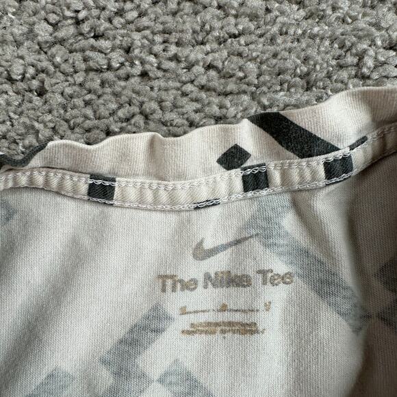 Nike Hoops Shirt Mens Medium Beige 8 Bit Digital Short Sleeve Yellow Swoosh FLAW - Picture 4 of 15